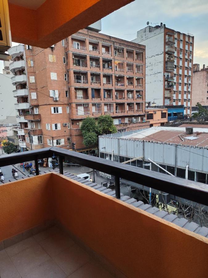 Comodo Departamento microcentro 1D, Confiable, con Balcon vista al cerro - Chambres d'hôtes San Miguel de Tucumán