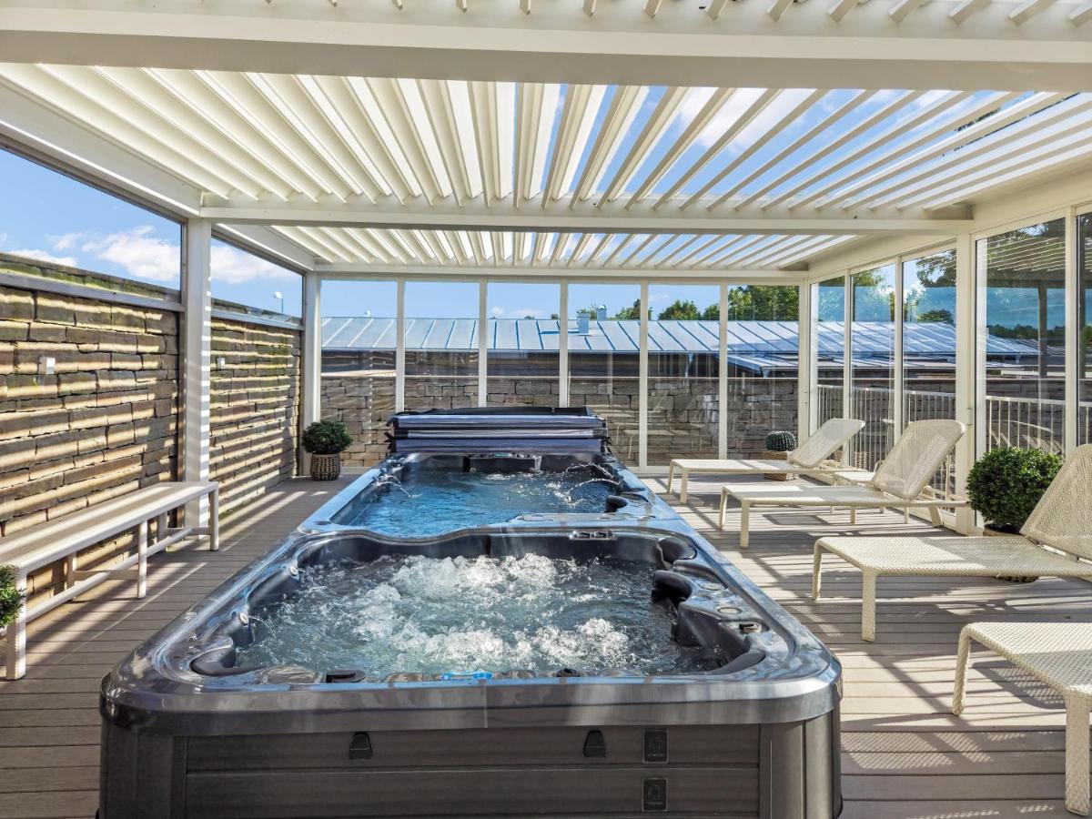 Lyxvilla nära havet - 12 gäster - 5 sovrum - 6 badrum - jacuzzi - bastu - B&B Borgholm