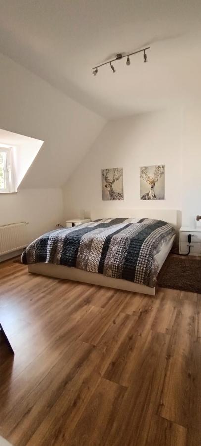 Modern FeWo in DU-Neudorf zentral & top location - B&B Duisburg