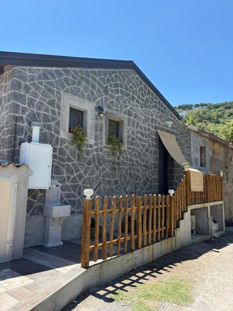 Alcantara Rooms - B&B Motta Camastra