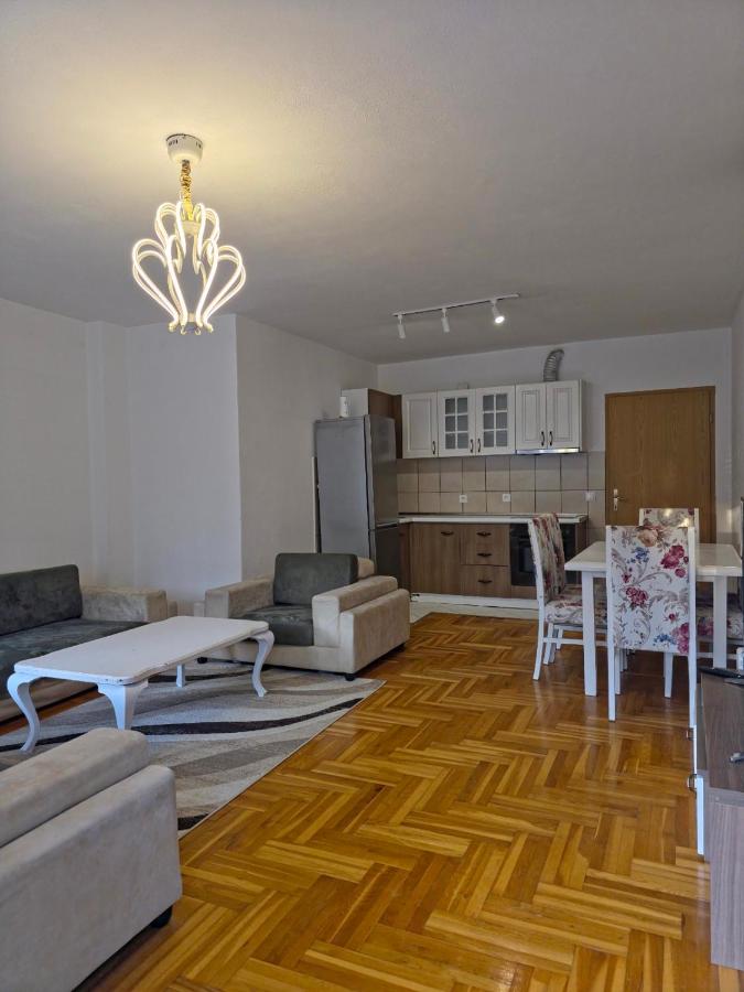 Family Apartment - B&B Priština