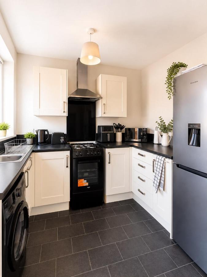 The Cosy House - 3 Beds, Sleeps 4, Free Parking - B&B Seacombe