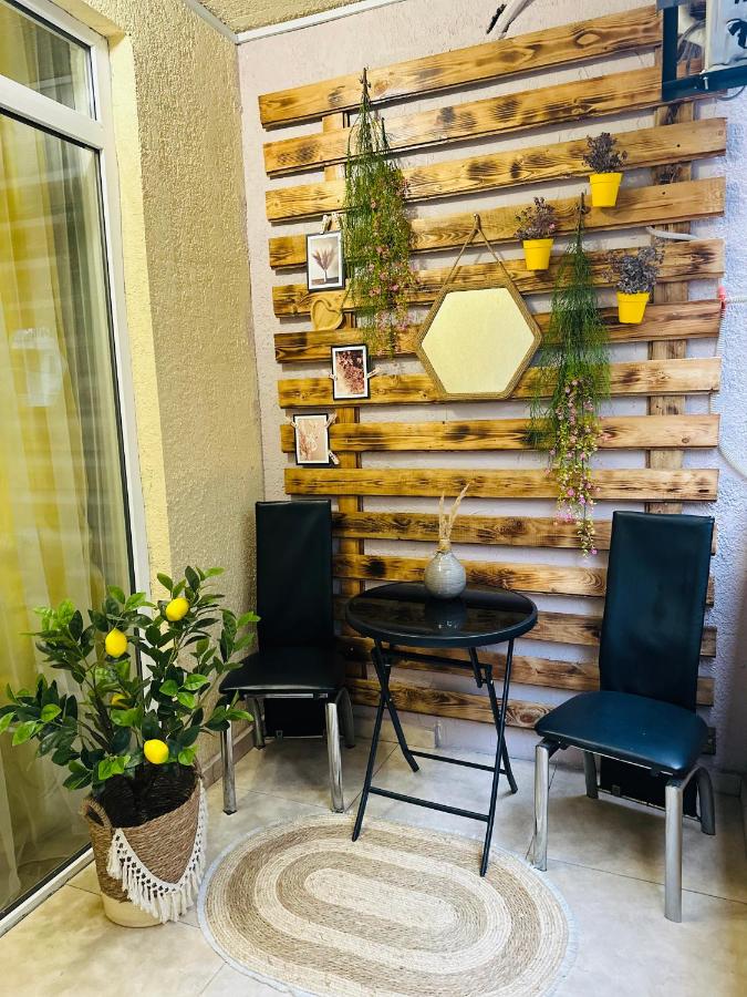 Batumi Comfort Studio - Bed and Breakfast Batoemi
