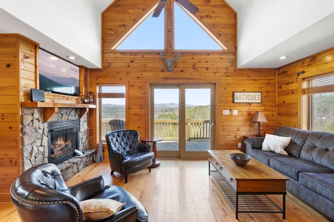Borrowed Time - Mountain Getaway near Boone, Hot Tub, and Gorgeous Views! - B&B Fleetwood
