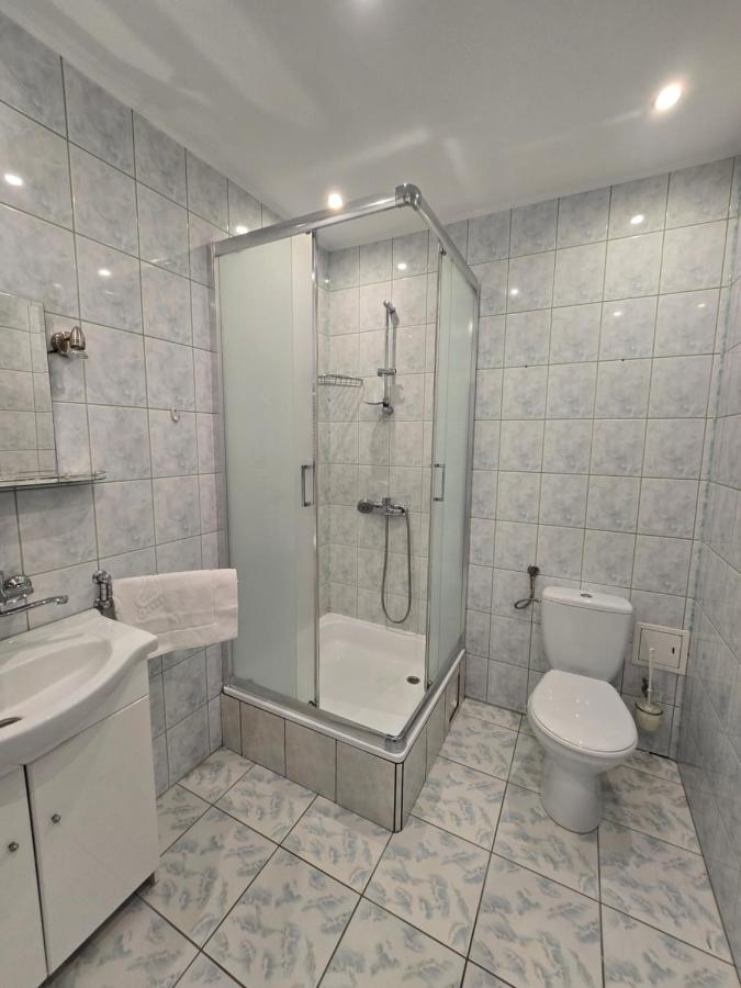 Vierpersoonskamer met Eigen Badkamer