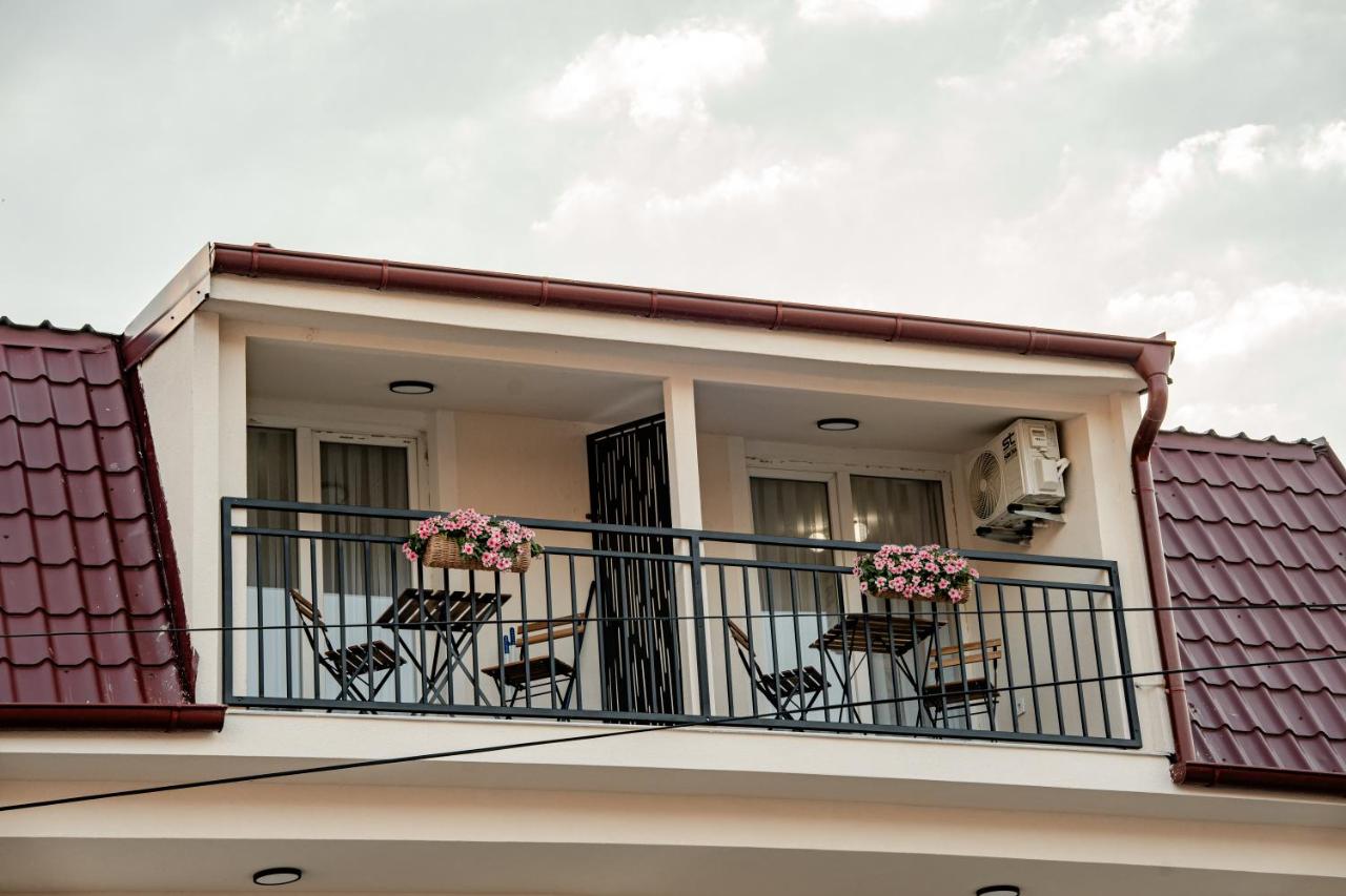 Staylux Villa Free Parking Balcony 10 minutes to Lake and Old Town - B&B Ohrid