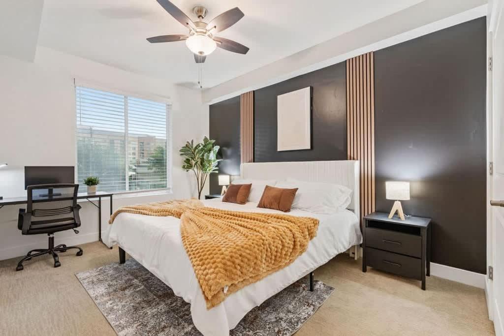 1BR Escape w Parking, Near Temple Sq & Delta Ctr - Bed and Breakfast Salt Lake City