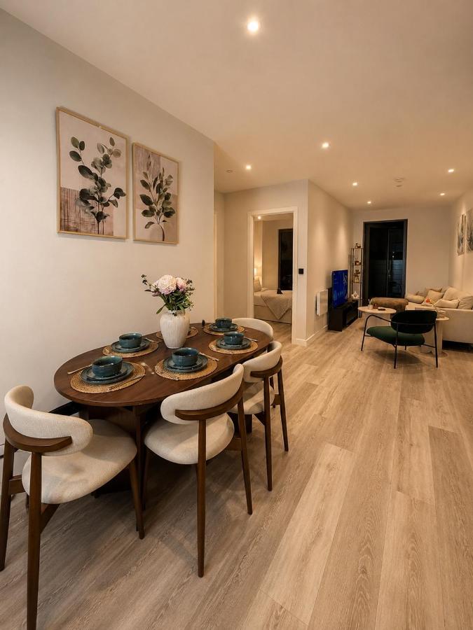 Luxury 1 bedroom apartment- Amazing city skyline views- free parking- pool table- city centre- Birmingham - Ferienwohnung Birmingham