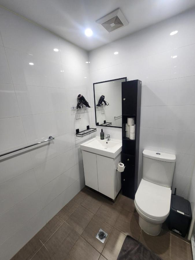 Canterbury 1BDR bright apartment by the river - B&B Sydney