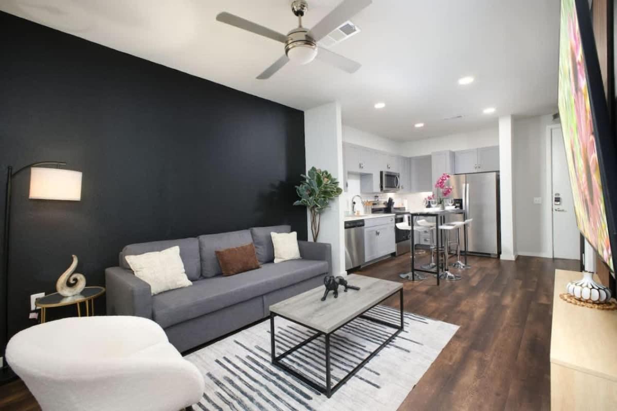 1BR Escape w Pool,Gym-Near Rvrwalk,Dome & Cnv Ctr - B&B San Antonio