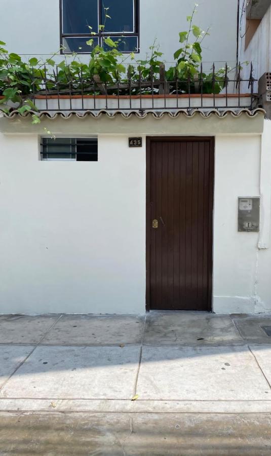 Hermoso monoambiente en 1er piso, baño privado y cocina - Chambres d'hôtes Lima