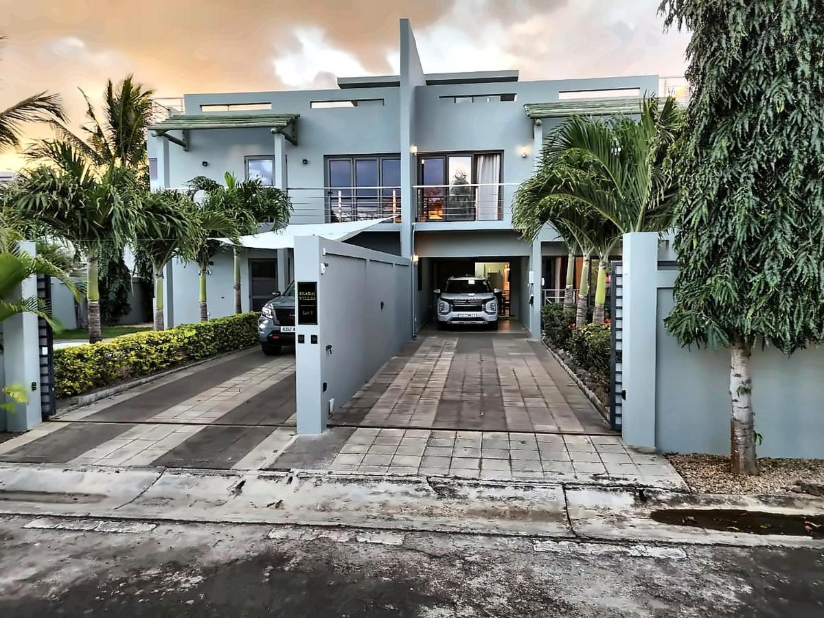 ShaRaj VILLAS Near Mon Choisy Beach - B&B Grand Baie