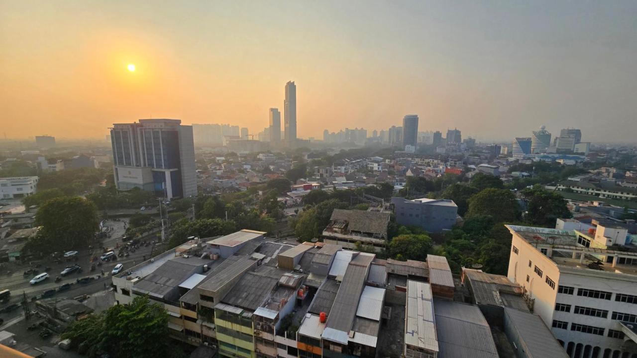 Elpis Residence Studio Apartment JiExpo Kemayoran -Min Stay 3 nights- - B&B Yakarta