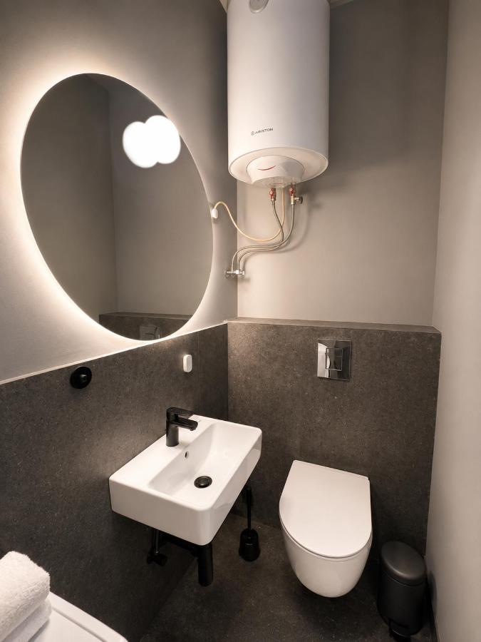 Light Studio Apartment - New Renovation - B&B Liepāja