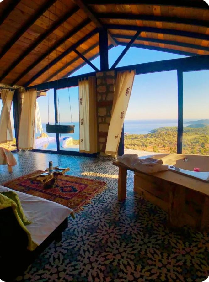 Deluxe Double Room with Balcony and Sea View