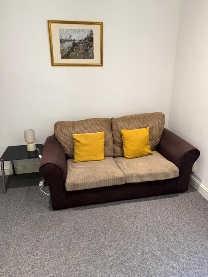 No 7 AT SANDRINGHAM - 1 BED NEAR SEFTON PARK AND LARK LANE - B&B Liverpool