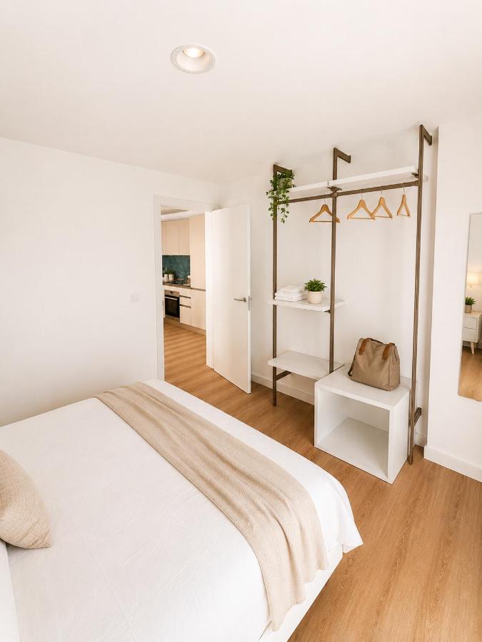 Appartamento con 2 Camere da Letto, Balcone e Vista mare