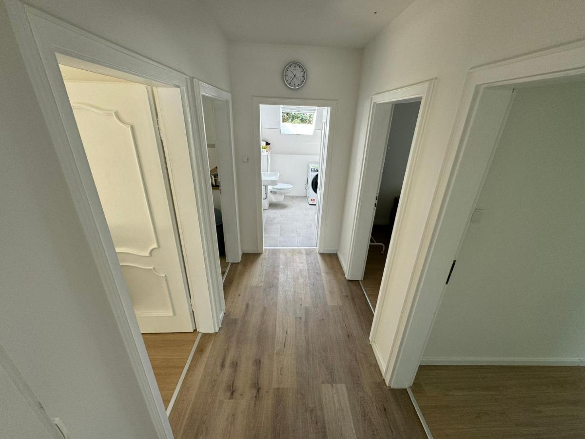 Big House I 15 Beds I 8 SR I Fast Wifi I Parking - B&B Bad Oeynhausen