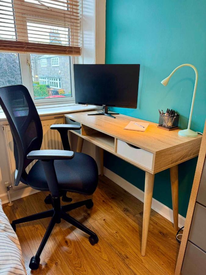10-min to City Centre 2 Bedrooms Sleeps4 with Free Parking Garden & WiFi - Bed and Breakfast Aberdeen