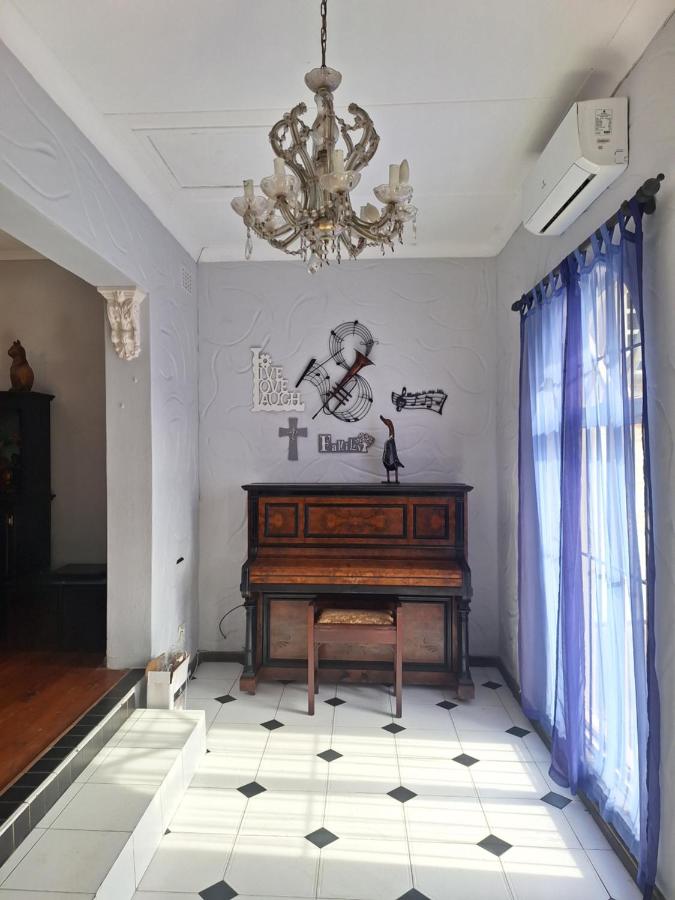 Deo Gratias Guesthouse - B&B Durban