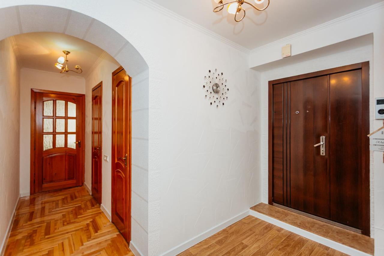 2BR - Fireplace & Panoramic Views Near Dendrarium - Ferienwohnung Chişinău