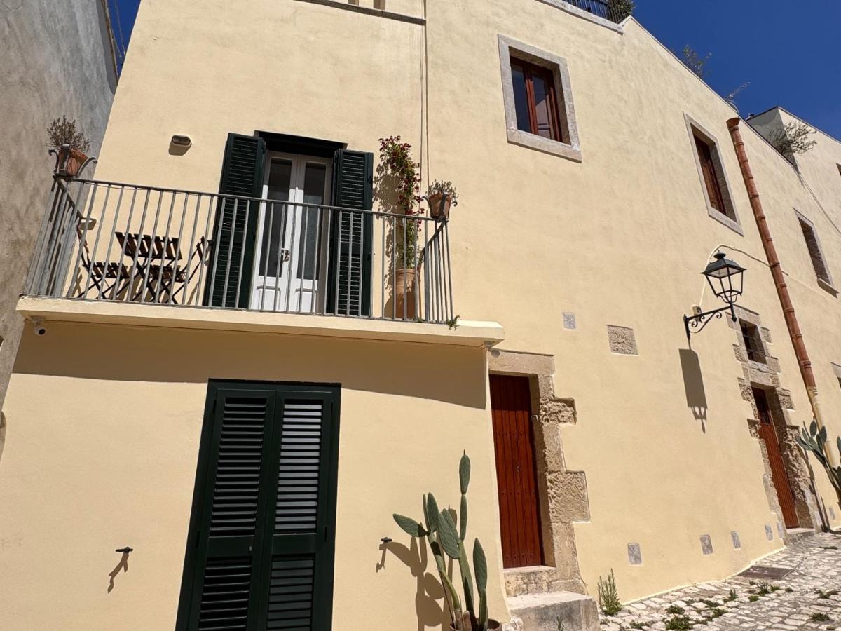 La Torretta - Authentic Historic House with Panoramic Sea-View Terrace in Otranto Old Town - Marea Stays Collection - Bed and Breakfast Otranto