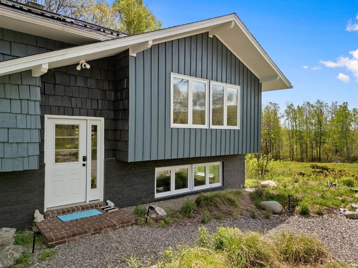 Spacious House with Modern Comforts and Nature - Bed and Breakfast Cushing