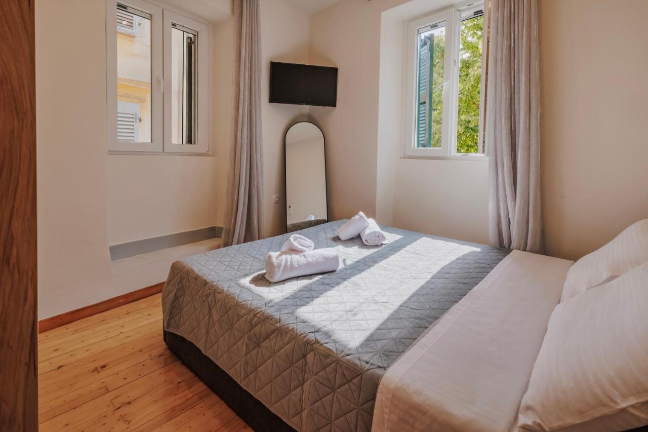 Amaris Apartment Corfu - B&B Karyófyto