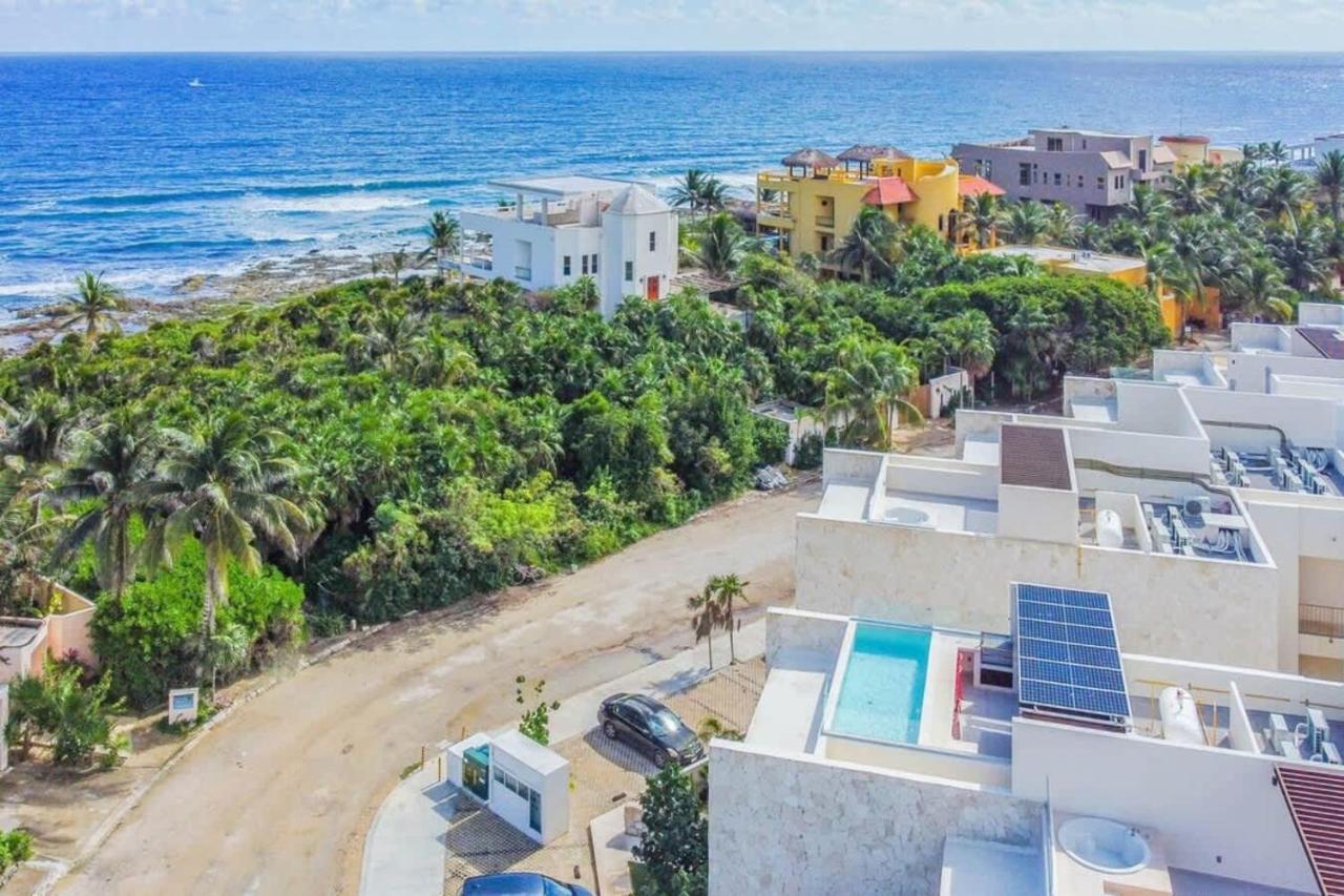 Chic Beachfront Condo Ocean View Rooftop Pools - B&B Akumal