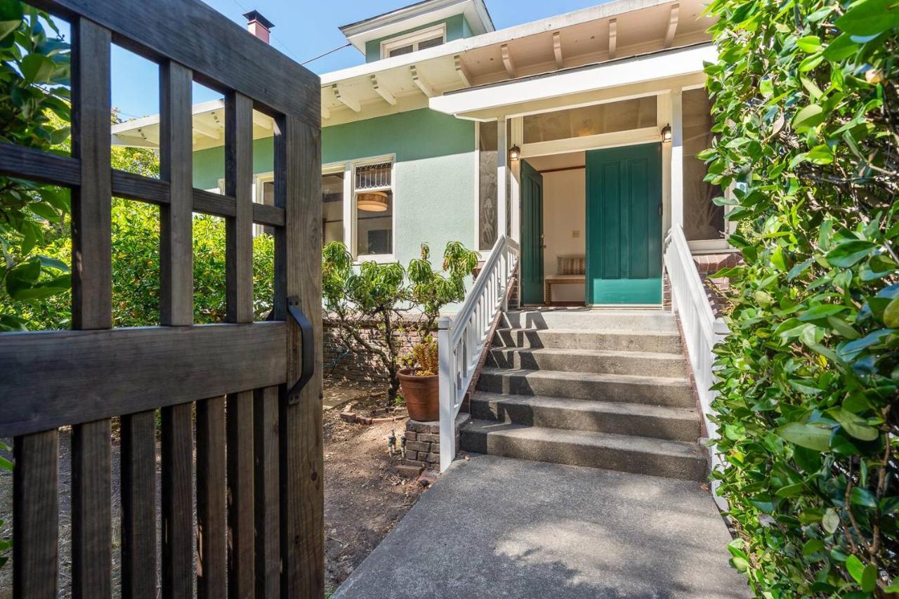 Design-Forward | Steps to Shops & Dining | 2 Kings - B&B Mill Valley