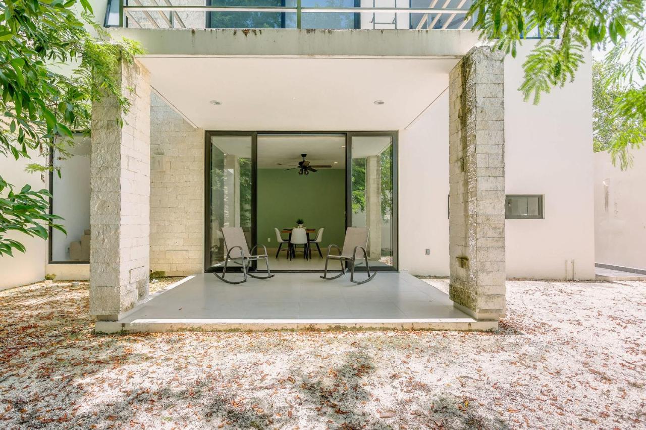 NEW Palmara Home with Pool and Paddle Court Gated - B&B Playa del Carmen