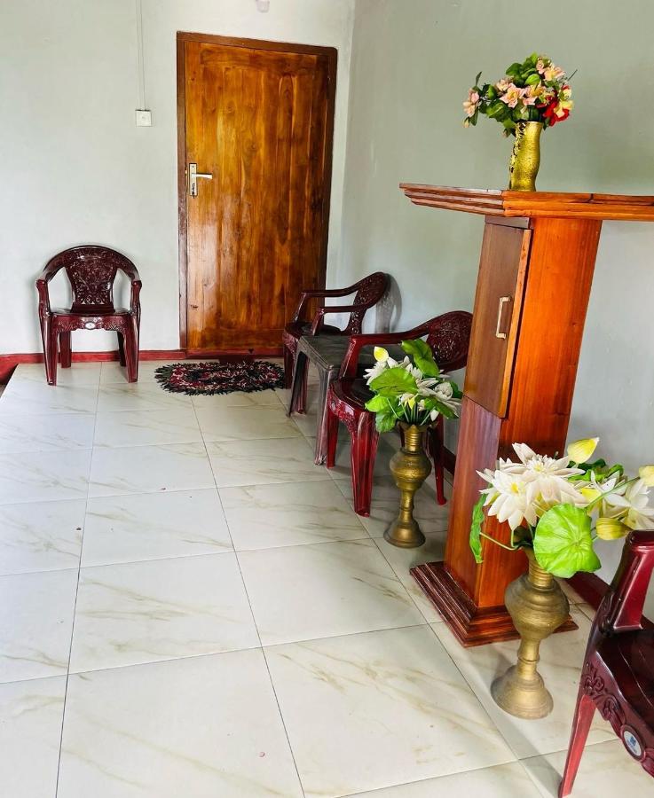 Thisara Holiday Home - B&B Anurādhapura