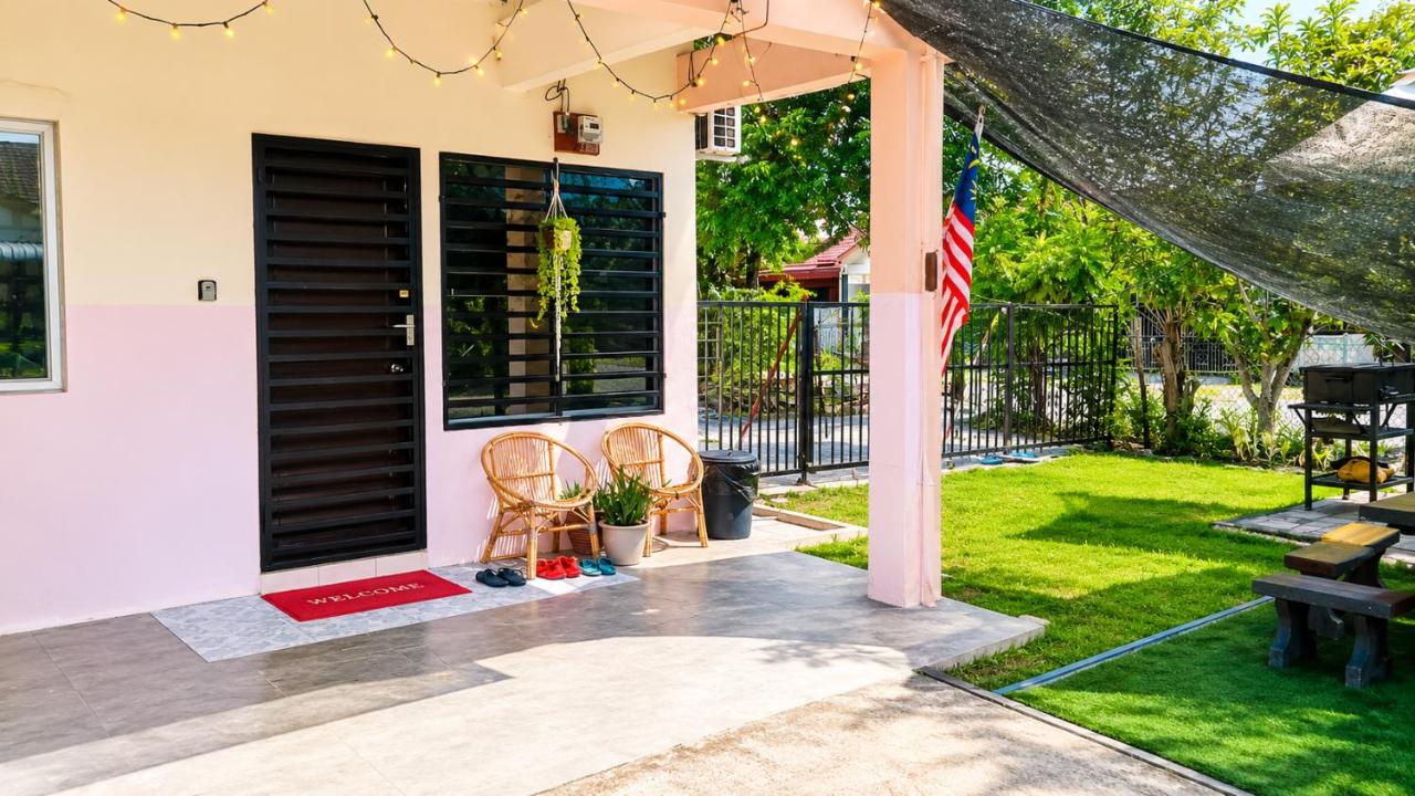 Homestay Seri Aishah - Bed and Breakfast Chemor