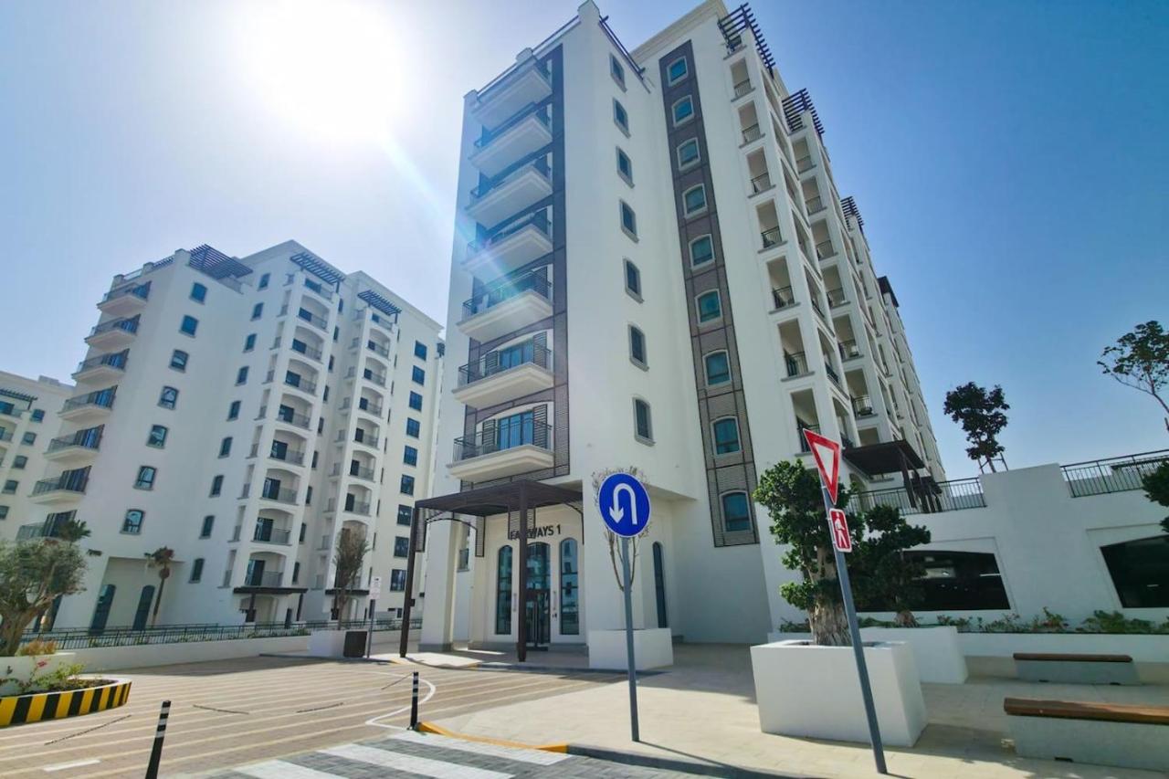 Elegant 1BR with Balcony - Golf Course Views - Ferienwohnung Abu Dhabi