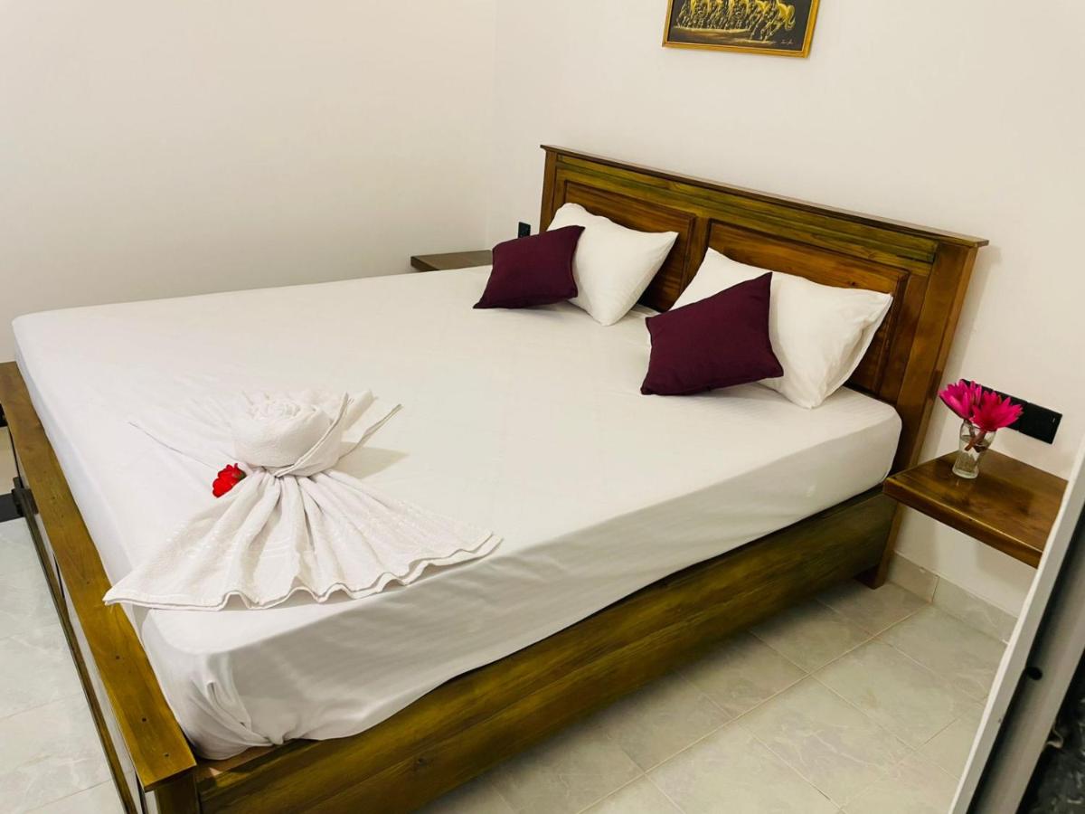 Vibu Sadagiri Home Stay Yala - Bed and Breakfast Tissamaharama