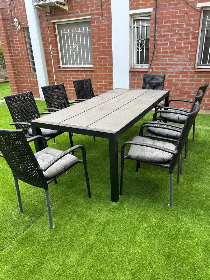 Confortable Big Villa - B&B Viladecans