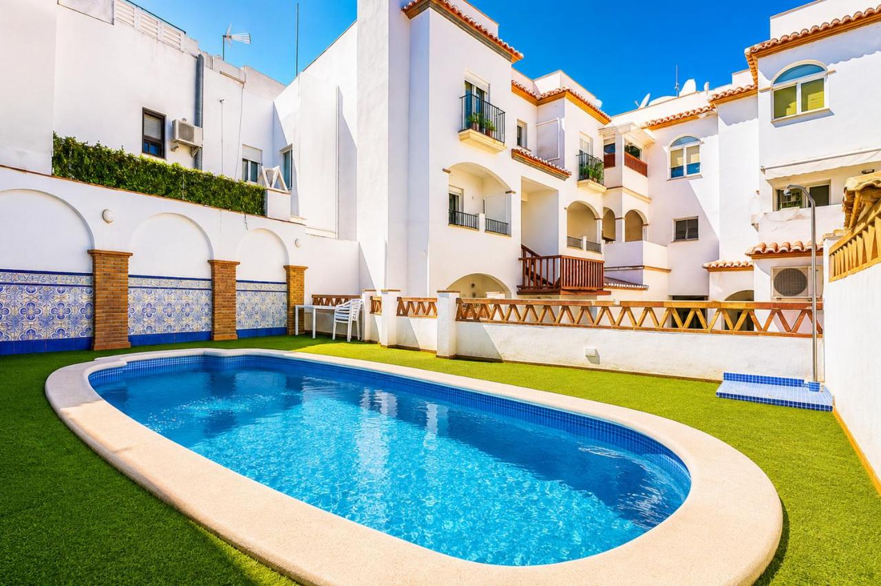 Apartamento Pescia con piscina en centro de Nerja - B&B Nerja
