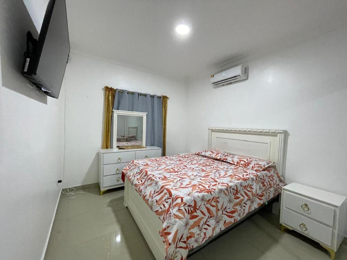 Enjoy just 200 meters from the BEACH and the Malecón - B&B La Romana