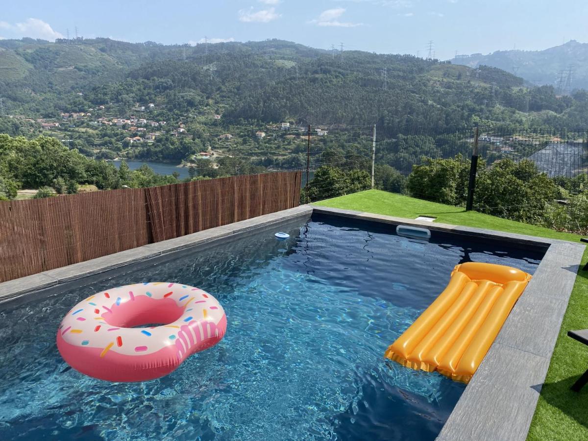 Relax House - Casa Castor - B&B Valdozende