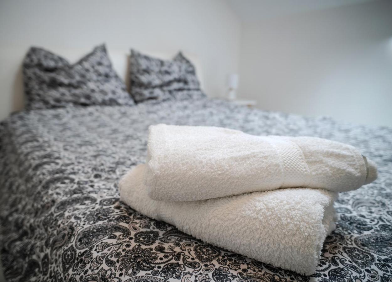 Monolocale con Divano-Letto