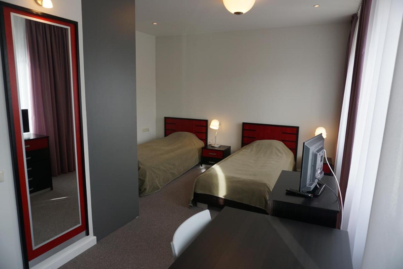Zweibettzimmer mit Gemeinschaftsküche