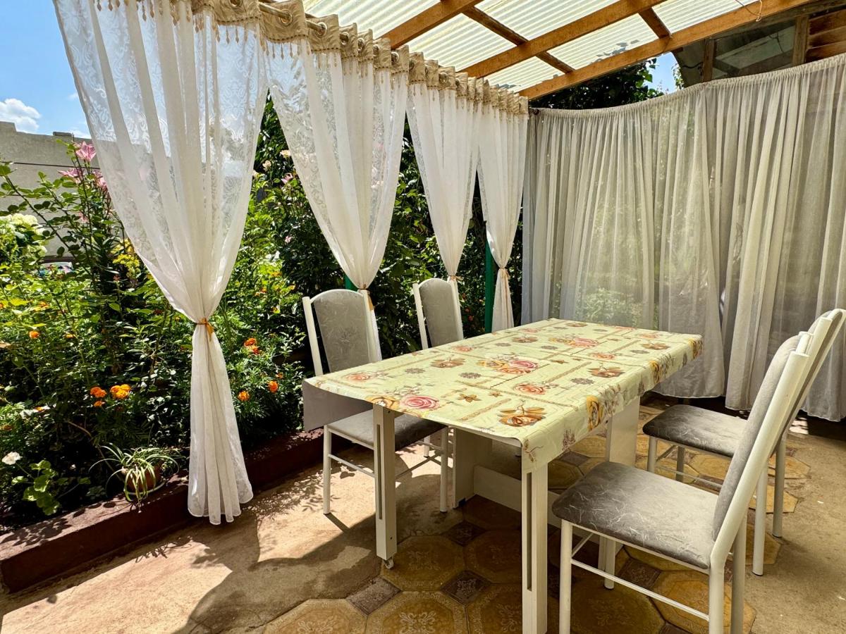 Stone Mountain Guest House - B&B Bokombayevskoye