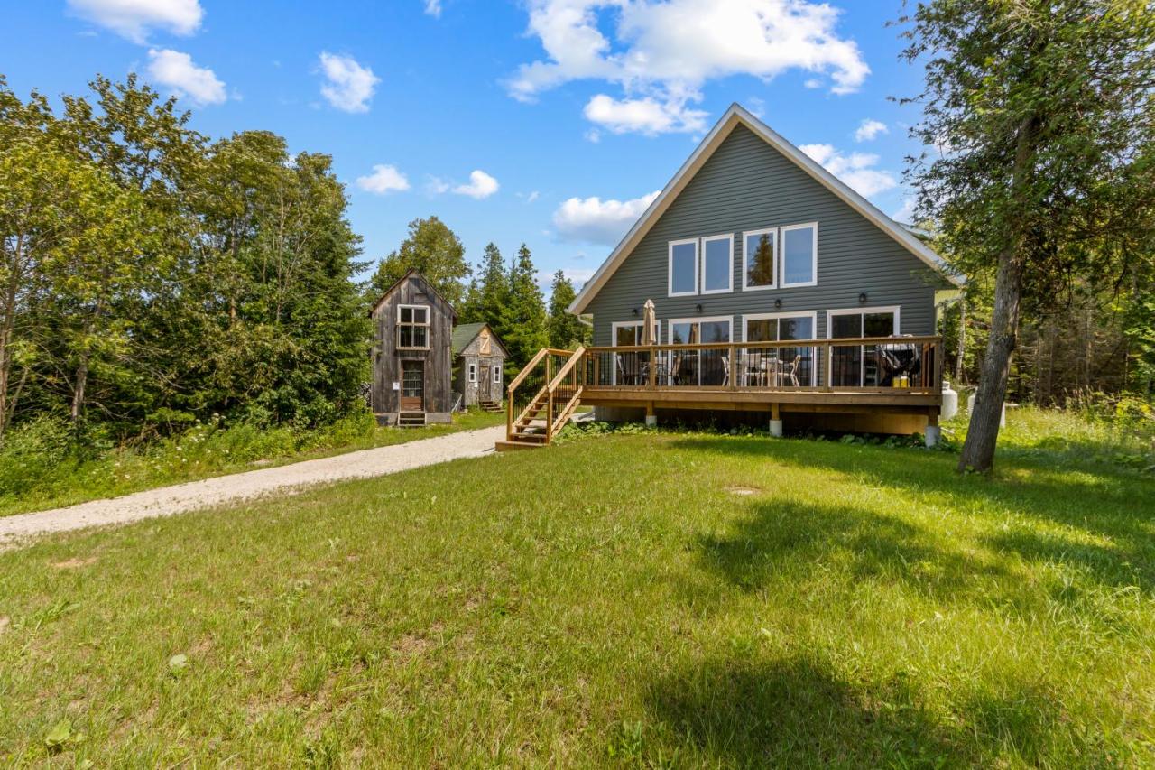 Lake Huron Getaway Toasty Lane - B&B Miller Lake