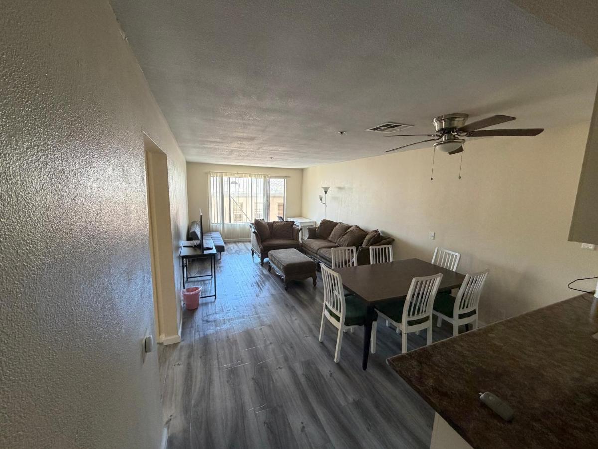 2Bd 2Ba Prime Westwood One Block from UCLA - Bed and Breakfast Los Angeles