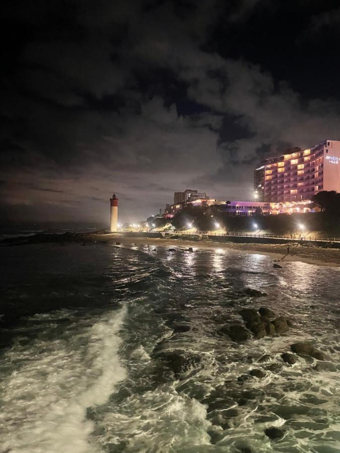 Umhlanga Beachfront 2-Bedroom Apartment with Pool & Ocean Views - B&B Durban