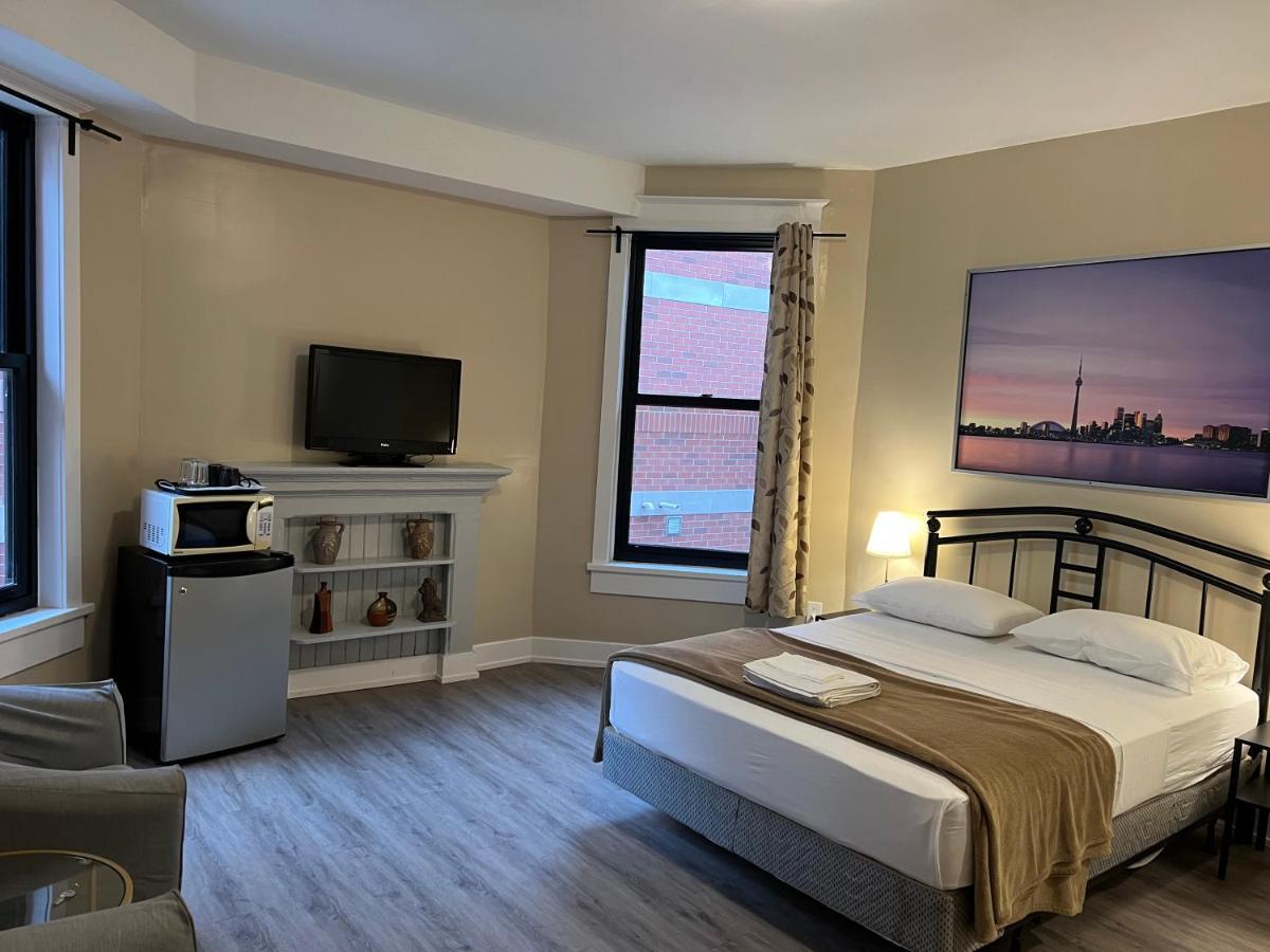 Bauer Guesthouse - Bed and Breakfast Toronto