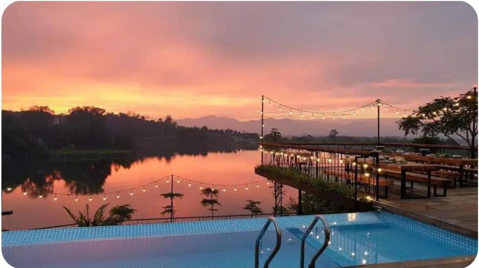 Omvibe Retreat Miễu Lake Chương Mỹ - B&B Xuân Mai