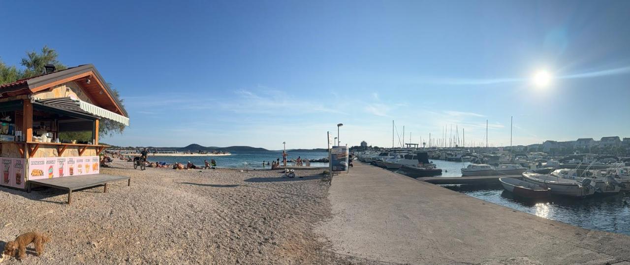 Shabby chic coastal home - Ferienwohnung Vodice