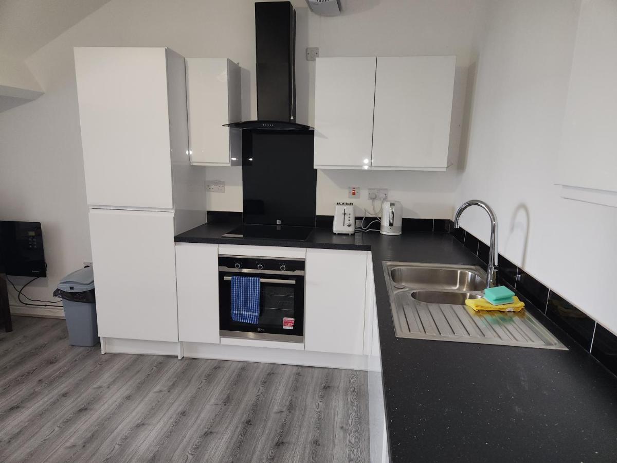 22PWT09 - 1 bed flat 4th floor with lift - B&B Scarborough
