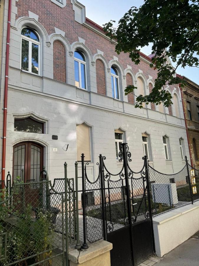 GYÖR RIVERSIDE Apartment - B&B Győr